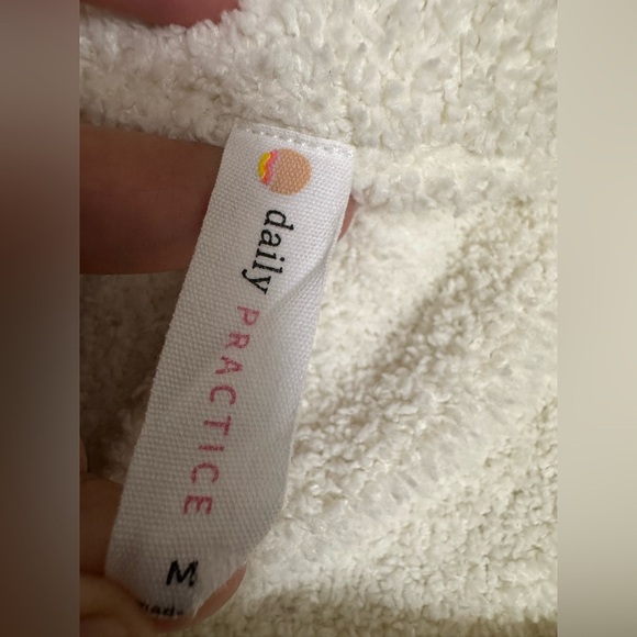 Daily Practice by Anthropologie Sherpa Shorts | Cream Fleece | Size M - Picture 7 of 7